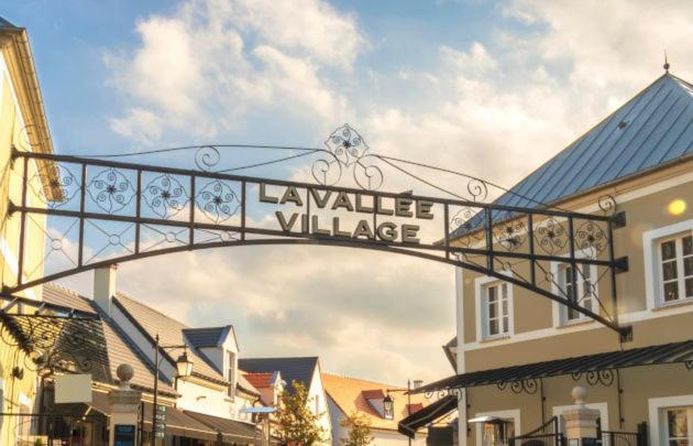 Magic Studio - Disneyland Paris Shopping Village 9 Minutes Chessy  Bagian luar foto